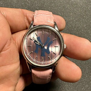 2007 NY YANKEES GAME TOME LADIES MLB PINK QUARTZ WATCH MLB WORKING